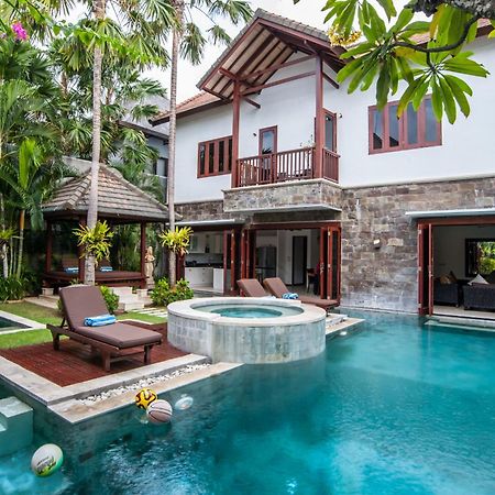 Villa Annecy Seminyak  Luaran gambar