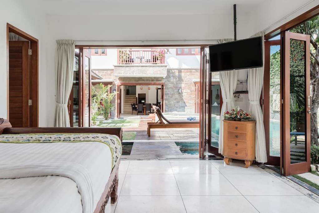 Villa Annecy Seminyak  Luaran gambar
