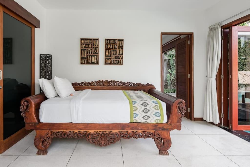 Villa Annecy Seminyak  Luaran gambar