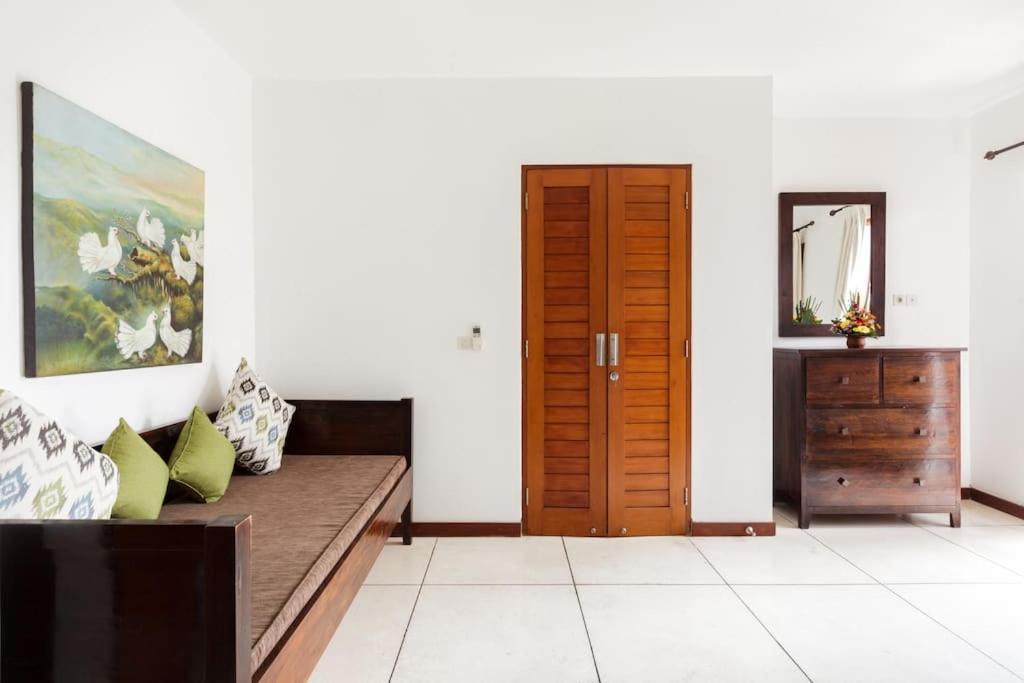 Villa Annecy Seminyak  Luaran gambar