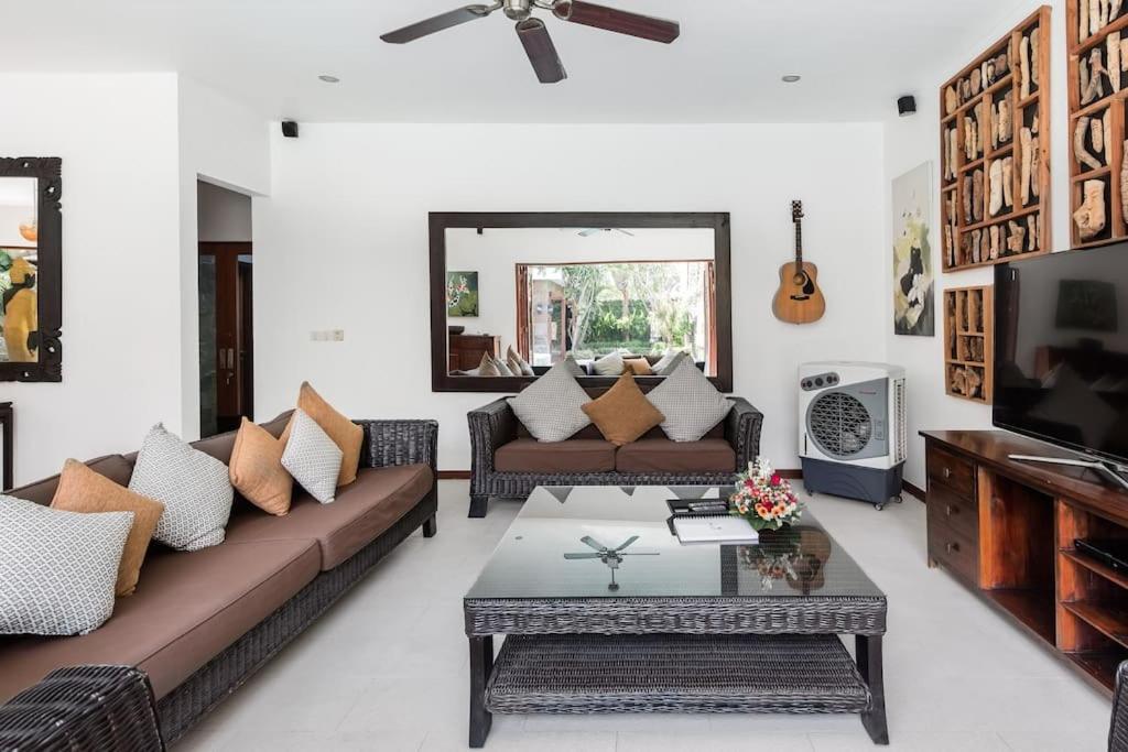 Villa Annecy Seminyak  Luaran gambar