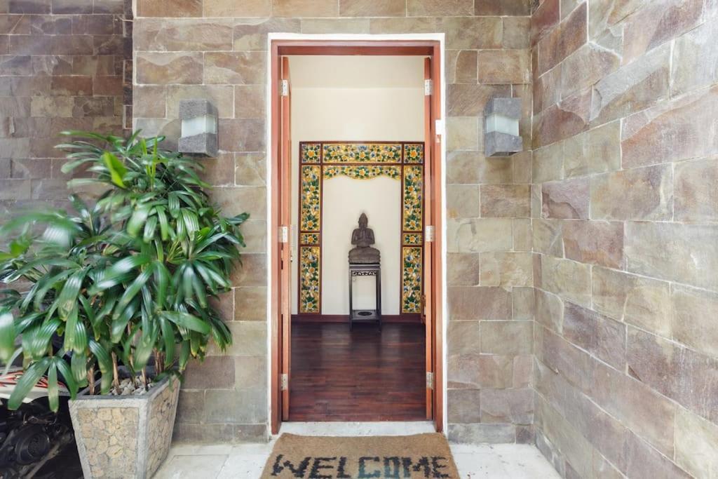 Villa Annecy Seminyak  Luaran gambar