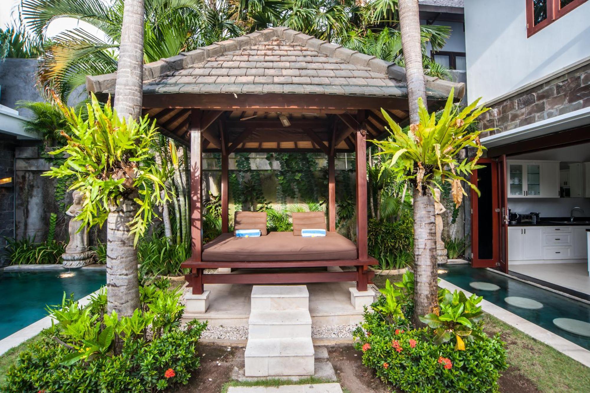 Villa Annecy Seminyak  Luaran gambar